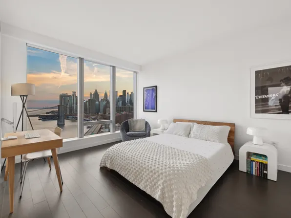 1 Manhattan Square image 10 of 35