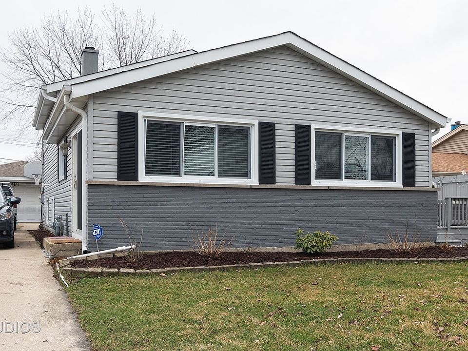 1st image of 445 N Fairfield Ave