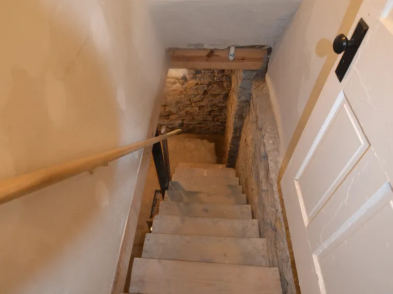 stairs to basement