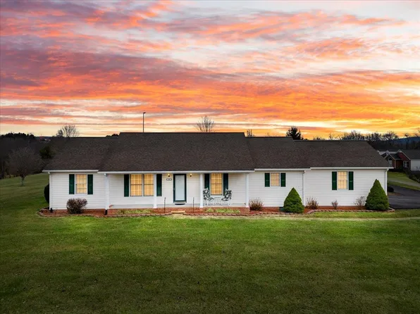 108 White Tail Dr, Max Meadows, VA 24360