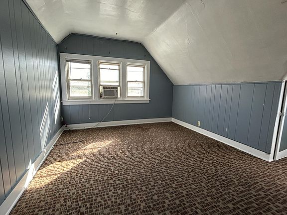 4th image of 1041 Beech Ave #3