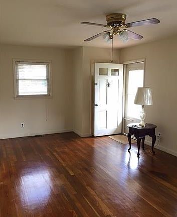 2nd image of 110 Leavenworth St