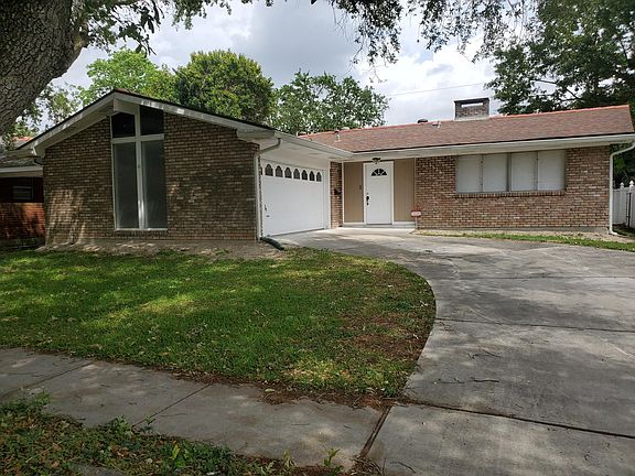 2nd image of 3525 Clifford Dr