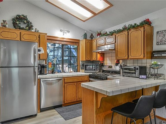 3rd image of 691 Wellsley Dr