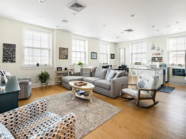 380 Bunker Hill St Unit 213, Boston, MA 02129