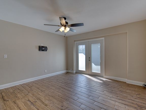 3rd image of 395 Sauls St
