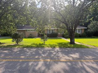 230 Vardaman St N, Wiggins, MS 39577