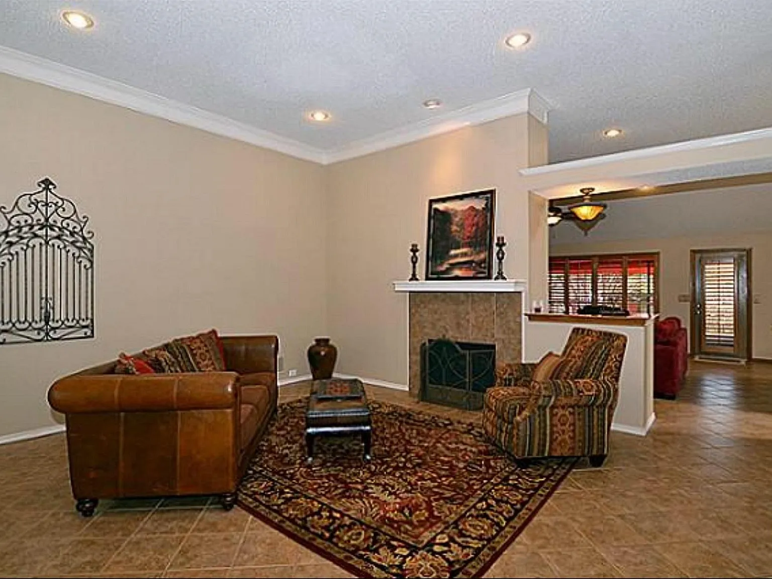 3 bed, 1944 sqft, $2,500 — Photo 2