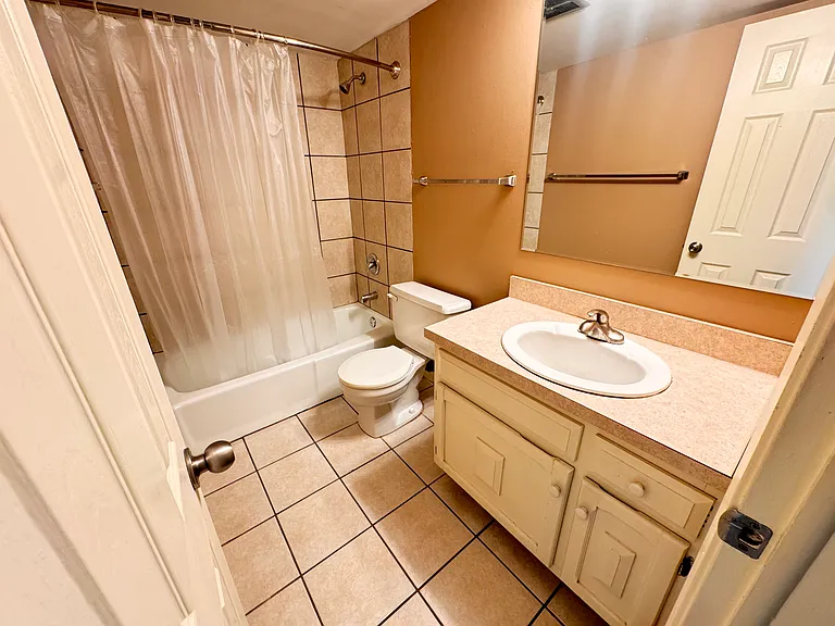 4403 S 27th St #6 — Photo 10