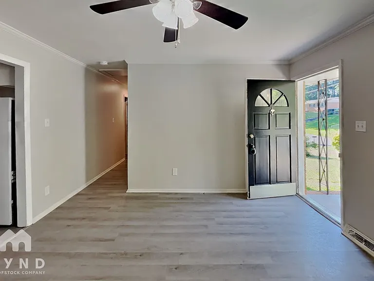 406 Edgegreen Dr — Photo 3