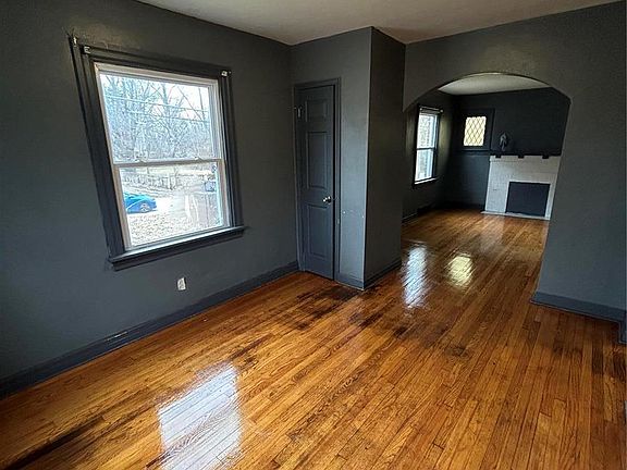 5th image of 2325 Gardner Dr