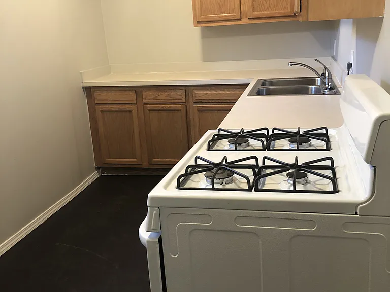 3172 W 103rd St #3 — Photo 7