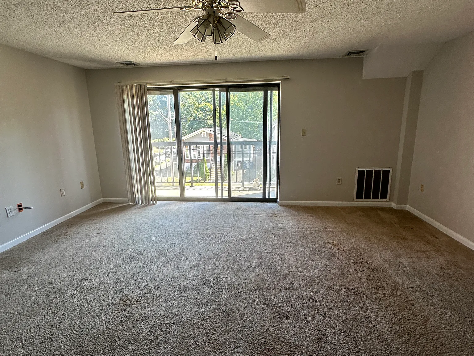 2 bed, 1280 sqft, $2,800 — Photo 2