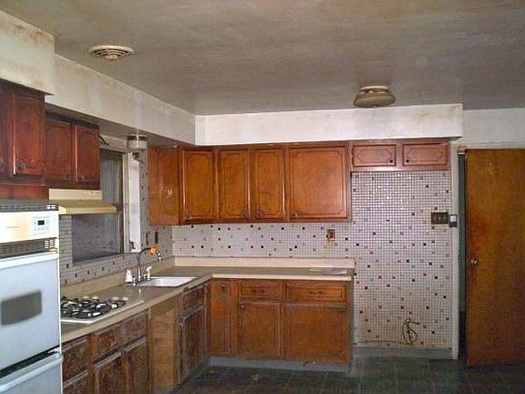 4th image of 9620 Cherryfield Dr
