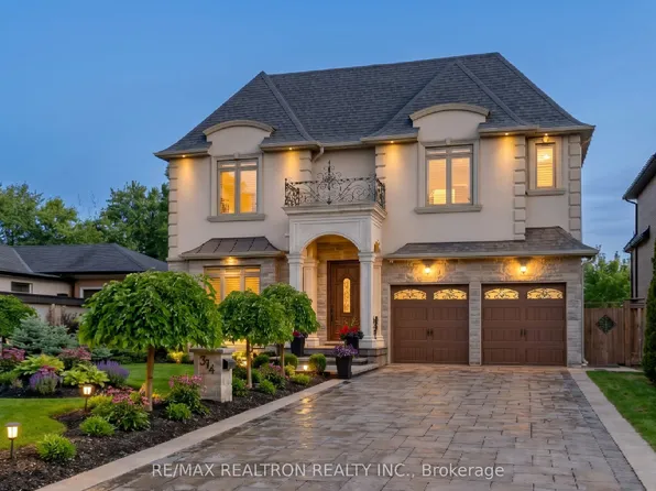 374 Elmwood Ave, Richmond Hill, ON L4C 1M1