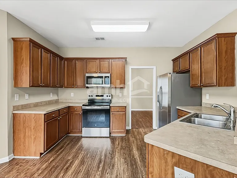 492 Winter Haven Ln — Photo 4