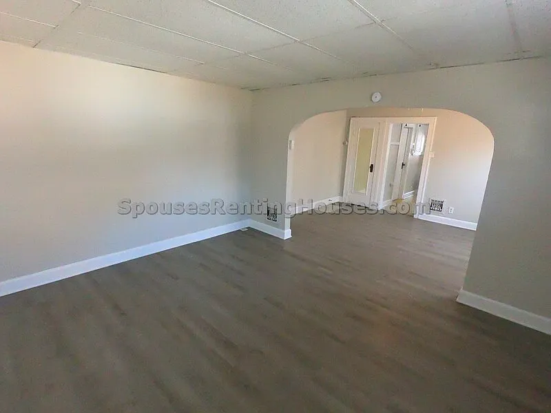 Building Photo - 1304 N Linwood Ave