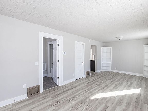 3rd image of 1548 3rd Ave N