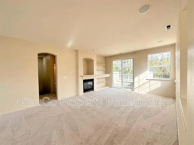 1867 NE Ashberry Dr #1 — Photo 5