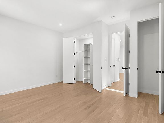 3rd image of 261 W 131st St #2