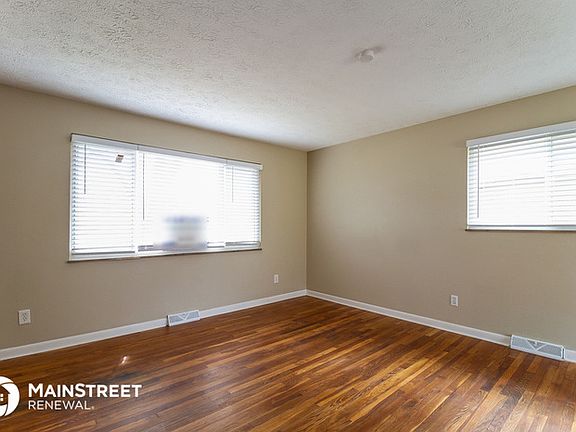 3rd image of 840 N Lincoln Ave