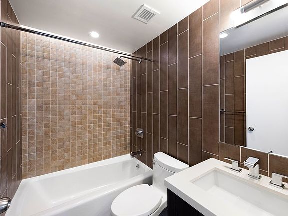 4th image of 184 Lexington Ave #12EE