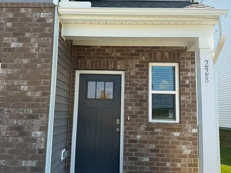228 Chapel St — Photo 3