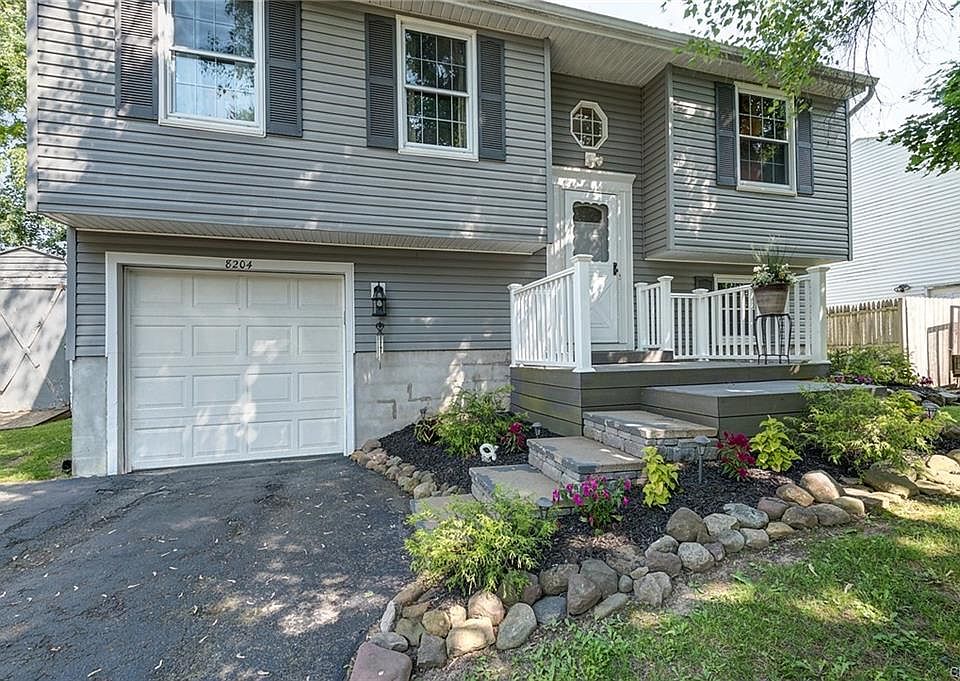 1st image of 8204 Sarona Ln