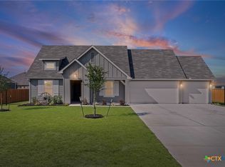 600 Davis Mountain Dr, Lockhart, TX 78644