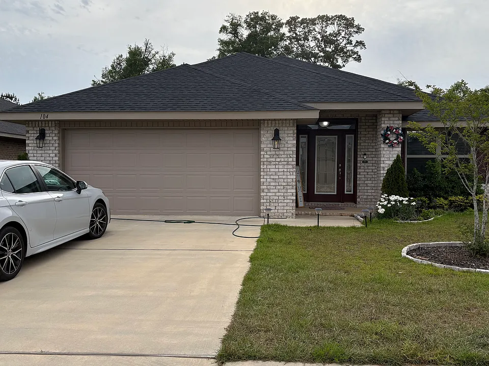 104 Ridgeway Cir