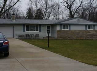 2403 Parkcrest Dr, Fort Wayne, IN