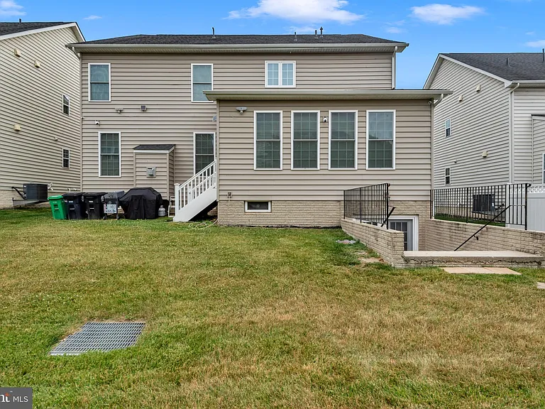 14611 Highbury Ln — Photo 34