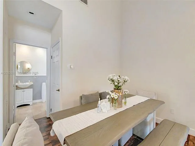 16339 Malibu Dr — Photo 15