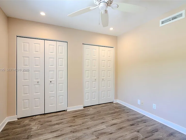 2400 NE 26th St #8 — Photo 13