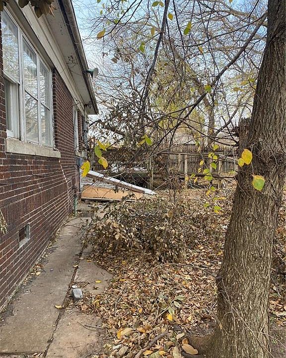 2nd image of 2201 NW 22nd St