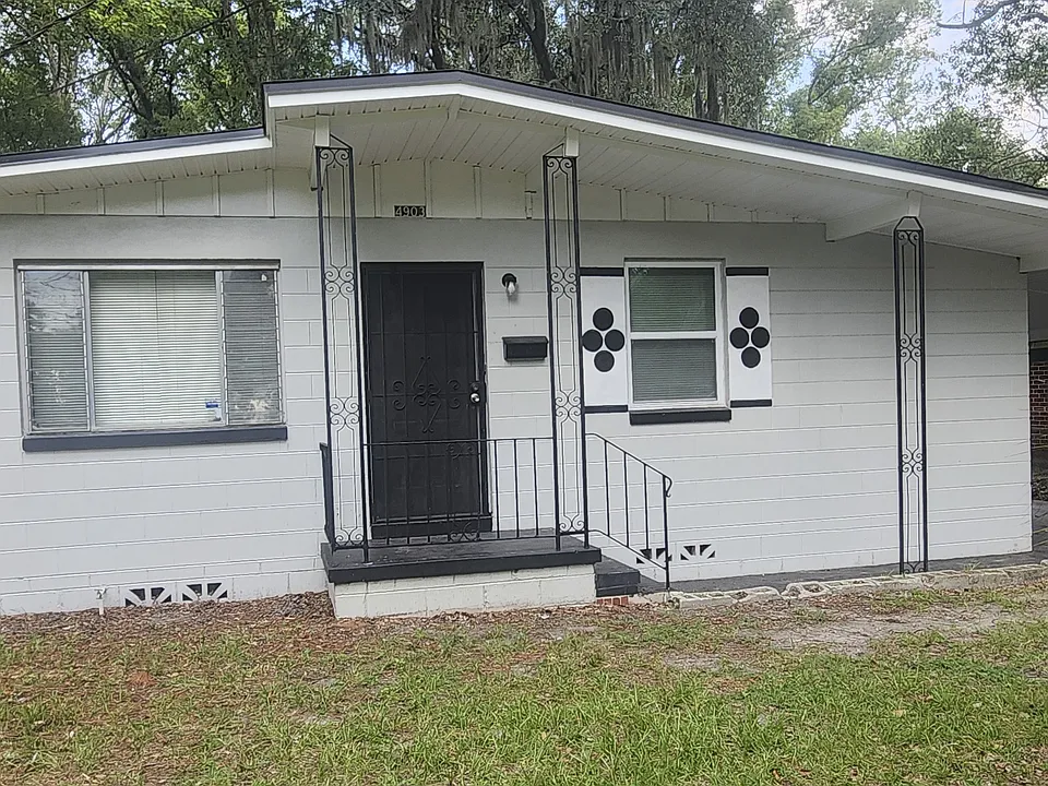 4903 Mississippi Ct