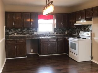 610 W College St, Marshall, MO 65340