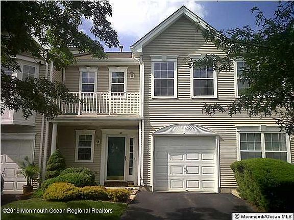 4th image of 28 Picket Place
