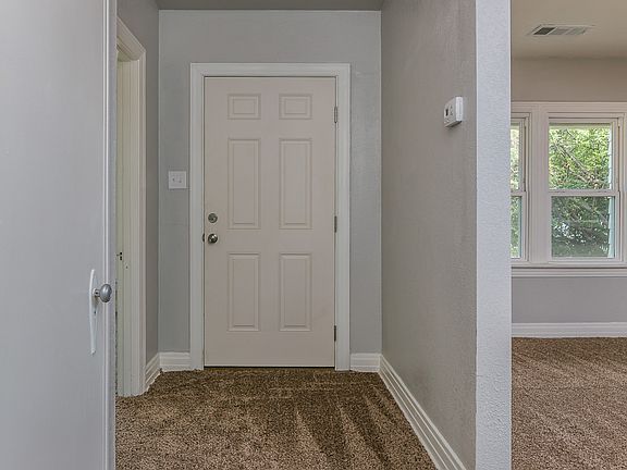 3rd image of 1311 Bellaire St
