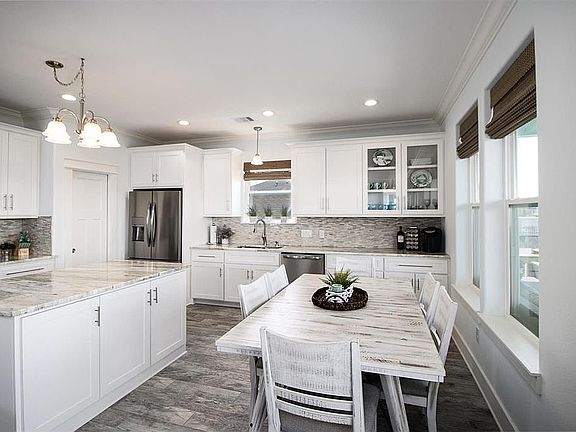 4th image of 1169 Sailfish St