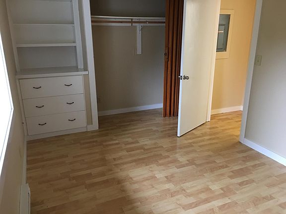 3rd image of 649 SE Cedar St APT B
