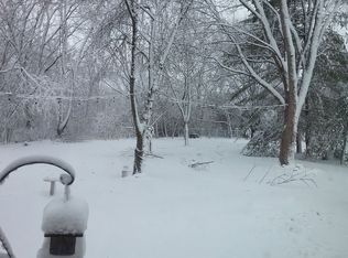 82 Brookside Dr, Elgin, IL 60123