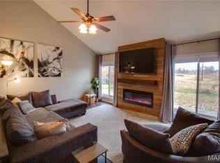 38 Katie Lynn Ct, Glen Carbon, IL 62034