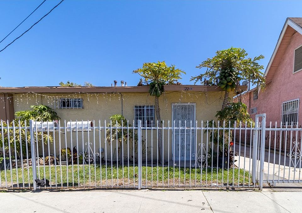 2nd image of 122 N Santa Fe Ave
