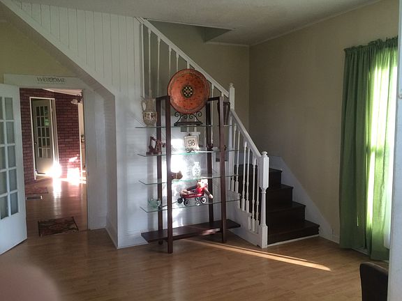 3rd image of 680 Viers Ln
