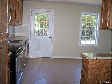 5th image of 4003 Moss Point Dr