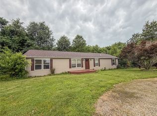 416 N White Oak St, Camargo, IL 61919