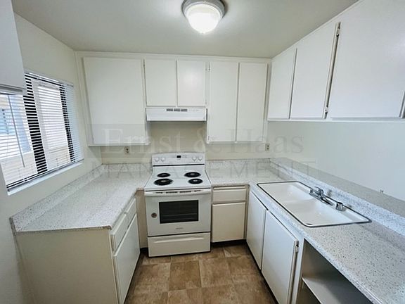 4th image of 2332 E 17th St Unit 212