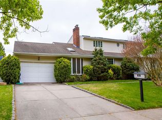 153 Cold Spring Rd, Syosset, NY 11791