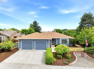 3885 SW 8th St, Gresham, OR 97030